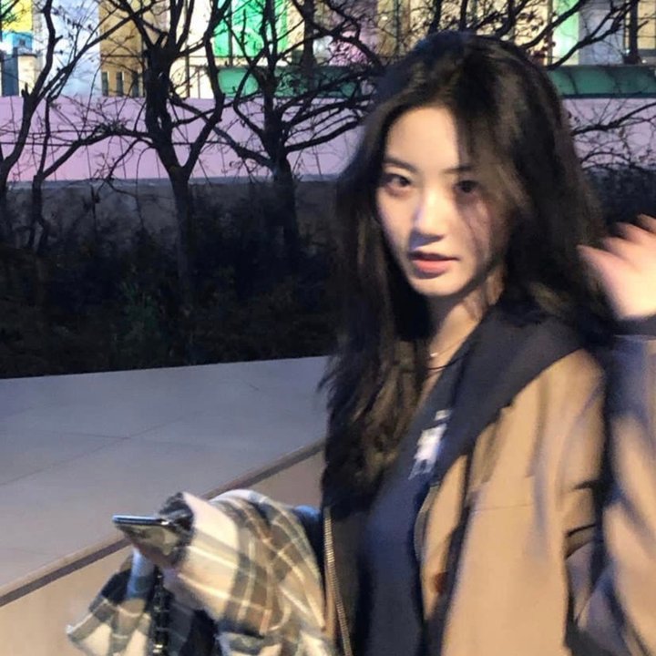 谜一样的双眼